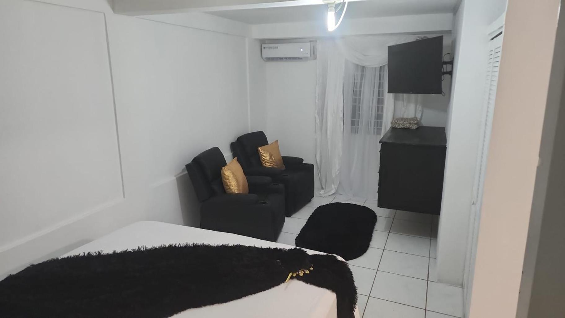شقة 11Onessex2 In The Heart Of Kingston Jamaica المظهر الخارجي الصورة